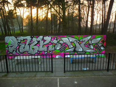 Graffiti Wall - Photo by Newsu