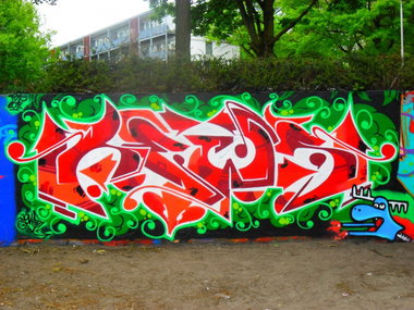 Graffiti Wall - Photo by Newsu