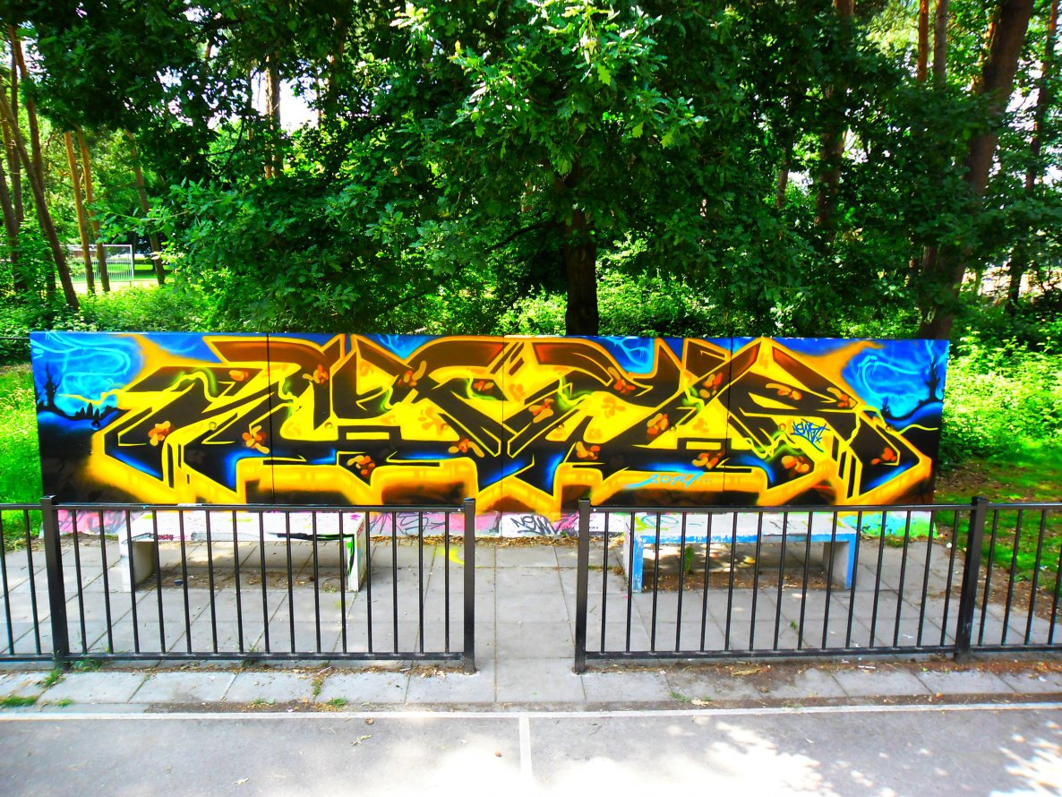 Graffiti Wall - Photo by Newsu