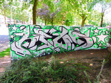 Graffiti Wall - Photo by Newsu