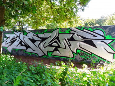 Graffiti Wall - Photo by Newsu