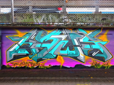 Graffiti Wall - Photo by Newsu
