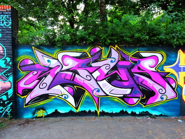 Graffiti Wall - Photo by Newsu