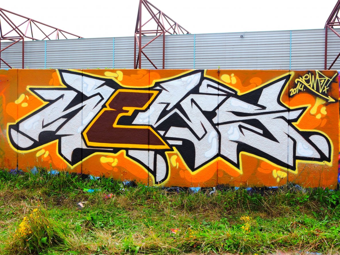 Graffiti Wall - Photo by Newsu