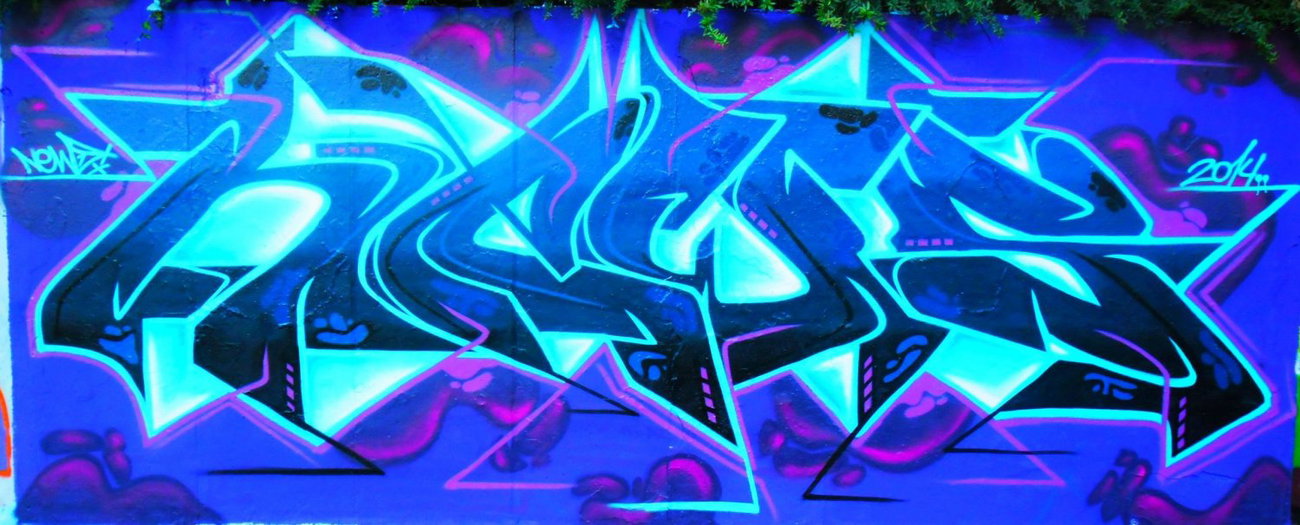 Graffiti Wall - Photo by Newsu