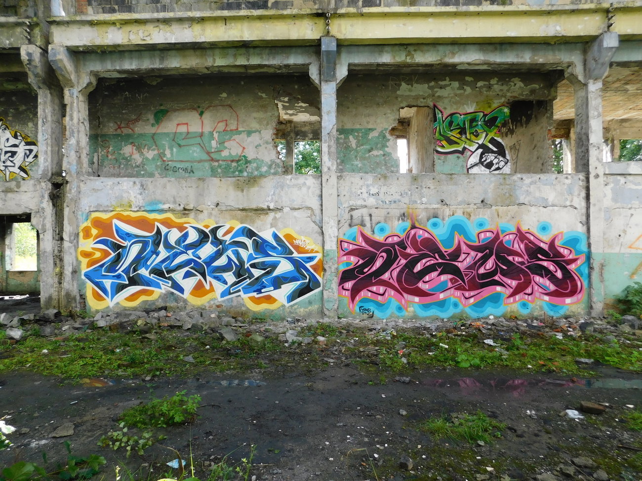 Graffiti Wall - Photo by Newsu