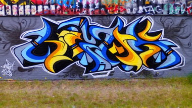Graffiti Wall - Photo by Newsu