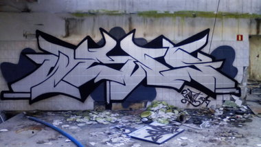 Graffiti Wall - Photo by Newsu