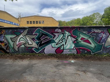 Graffiti Wall - Photo by Newsu