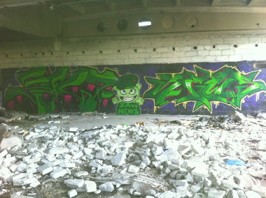 Graffiti Wall - Photo by Newsu