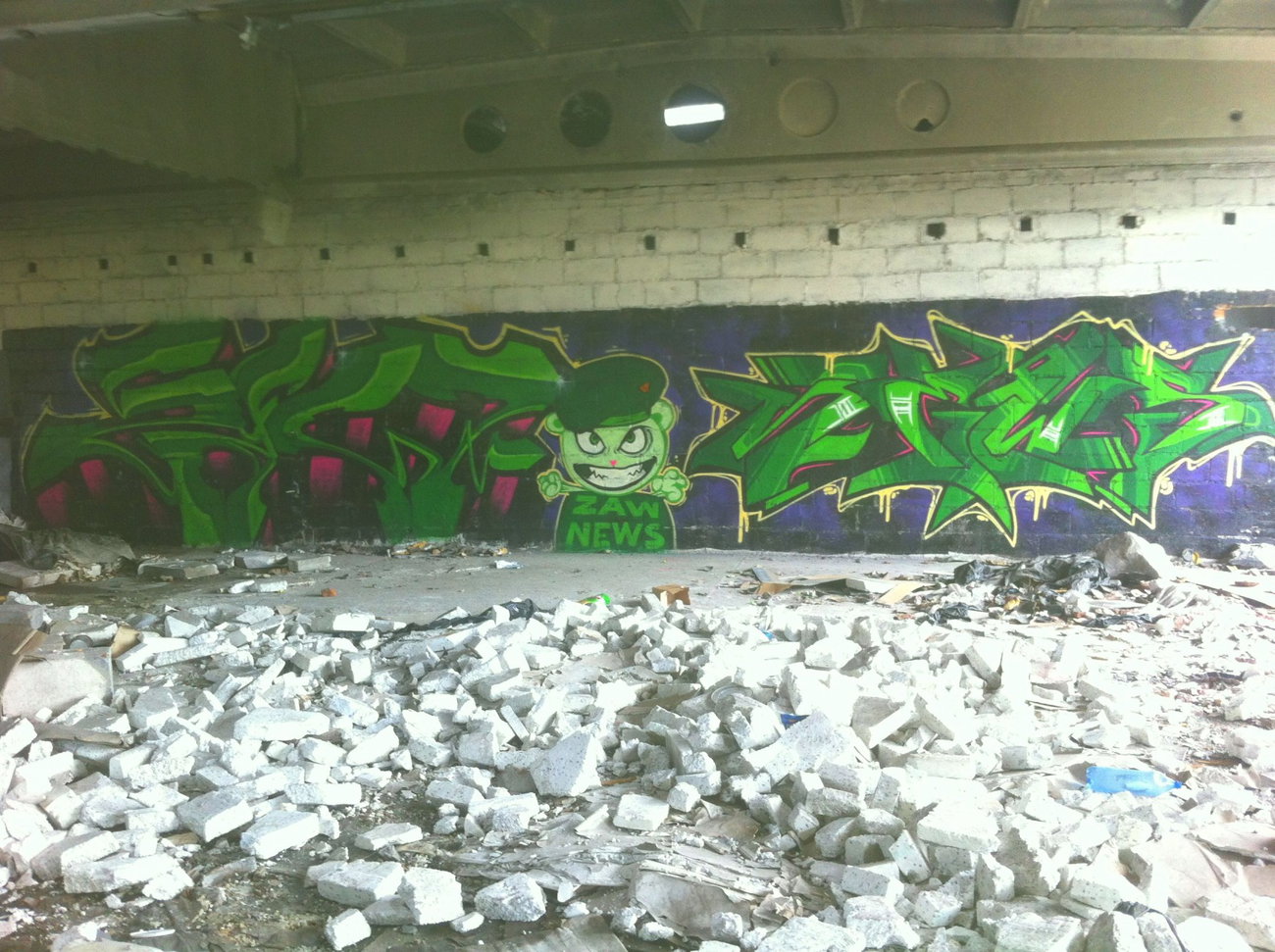 Graffiti Wall - Photo by Newsu