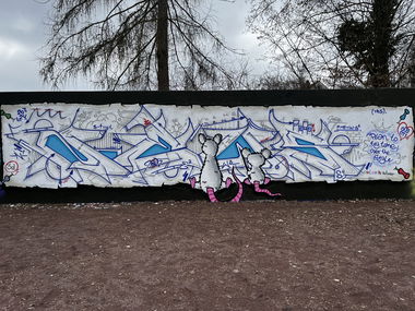 Graffiti Wall - Photo by Newsu