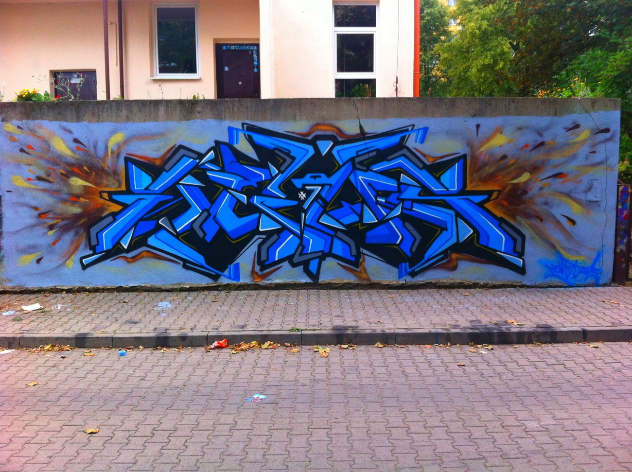 Graffiti Wall - Photo by Newsu