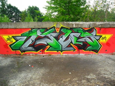 Graffiti Wall - Photo by Newsu