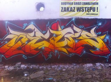 Graffiti Wall - Photo by Newsu