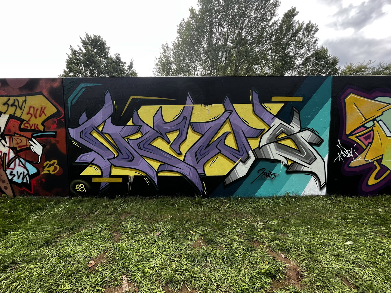 Graffiti Wall - Photo by Newsu