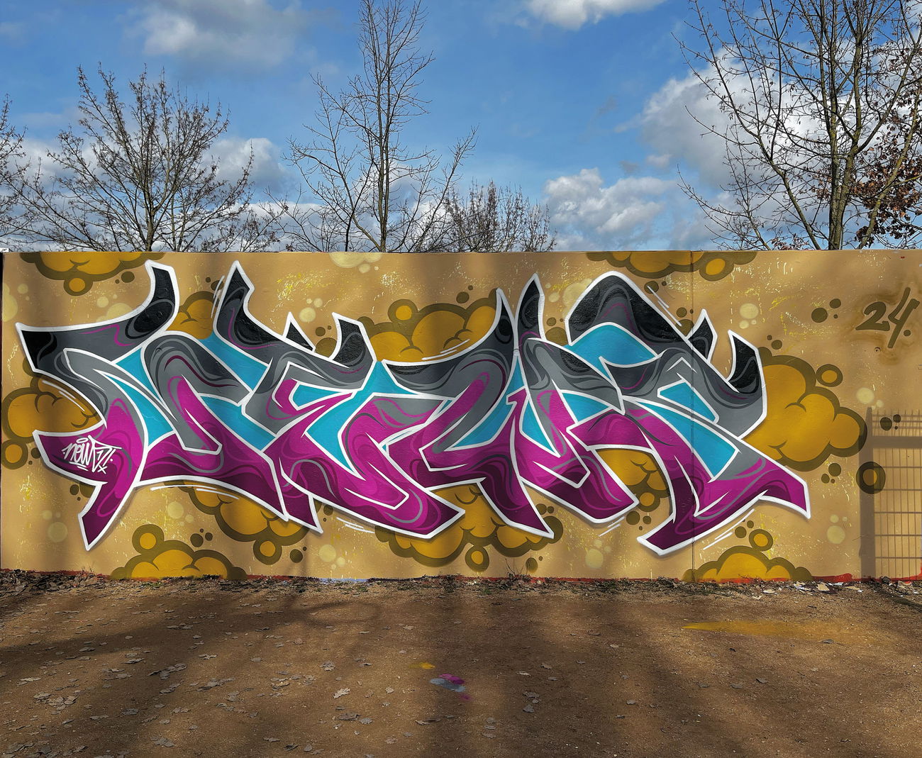 Graffiti Wall - Photo by Newsu