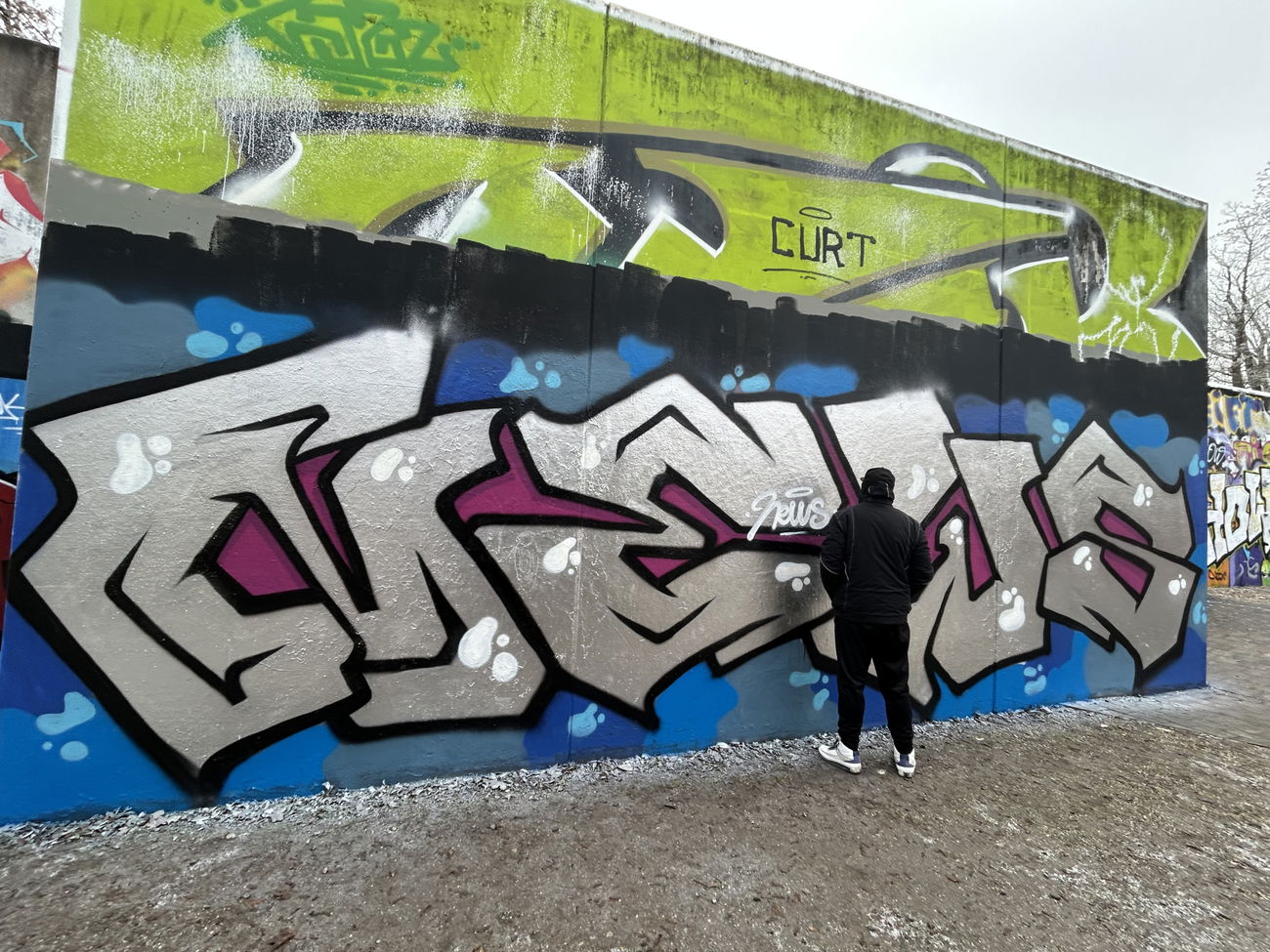 Graffiti Wall - Photo by Newsu