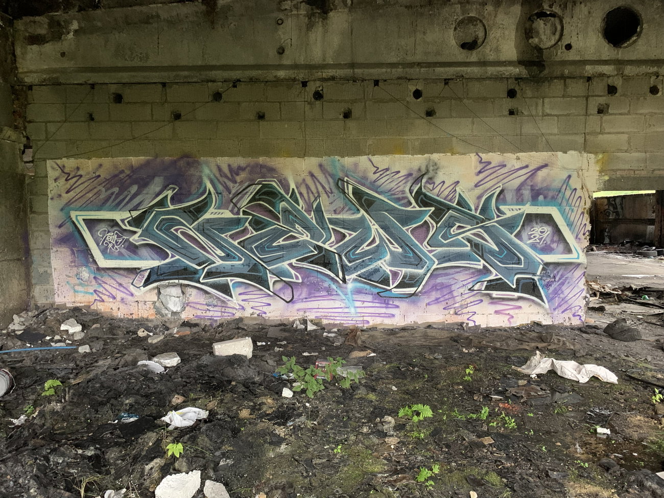 Graffiti Wall - Photo by Newsu