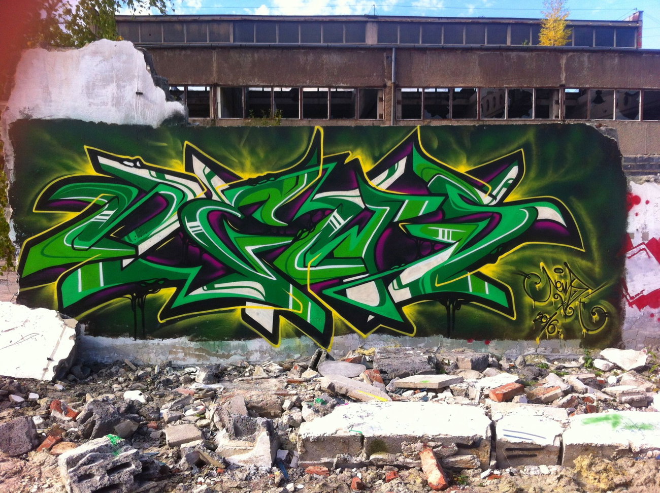 Graffiti Wall - Photo by Newsu