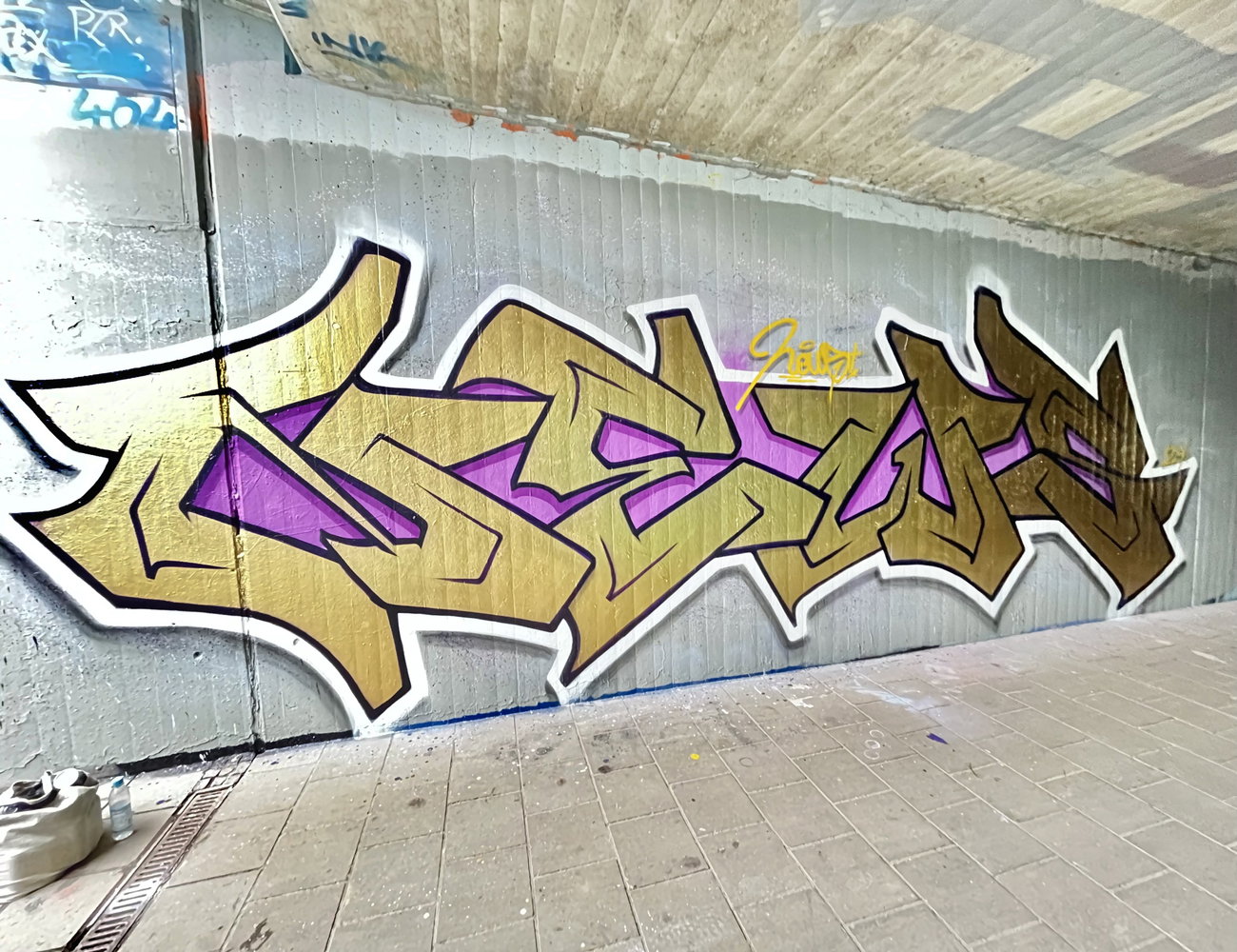 Graffiti Wall - Photo by Newsu