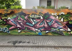 Graffiti Wall - Photo by Newsu