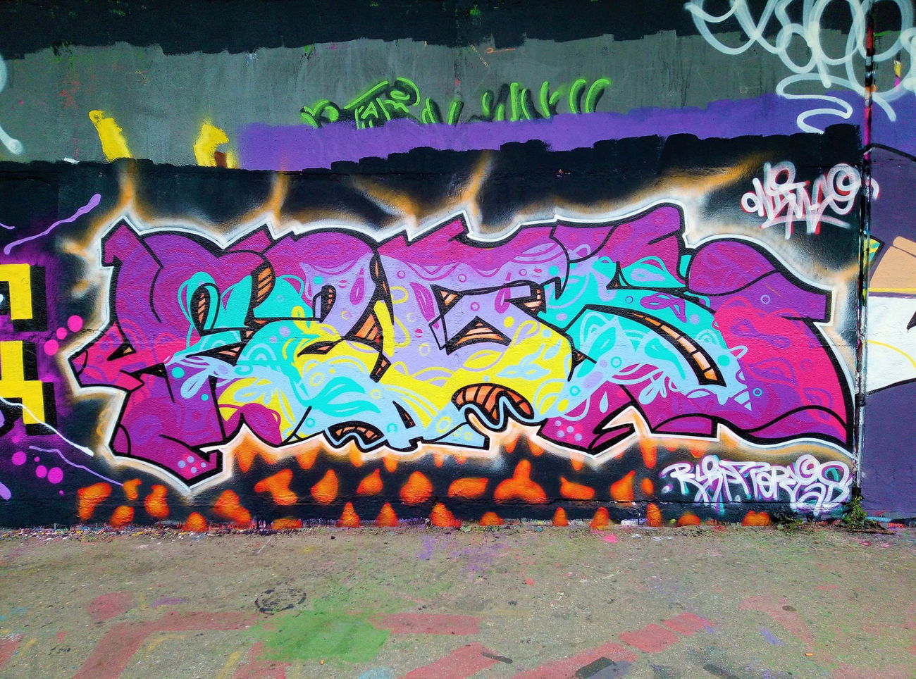 Graffiti Wall - Photo by NiChT (2020)