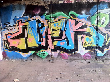 Graffiti Wall - Photo by NiekOne - Niek, Hall, 2014 (2014)