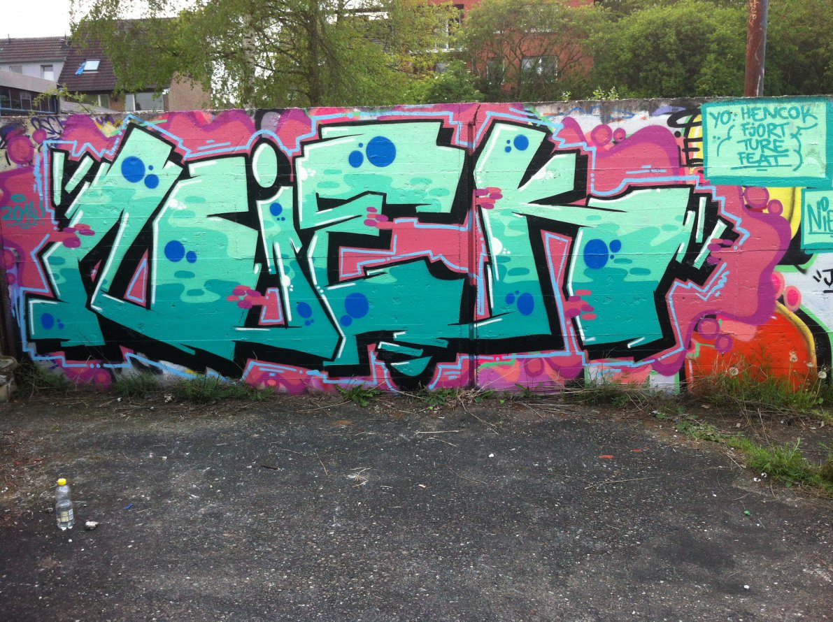 Graffiti Wall - Photo by NiekOne - Niek, Hall, 2014 (2014)