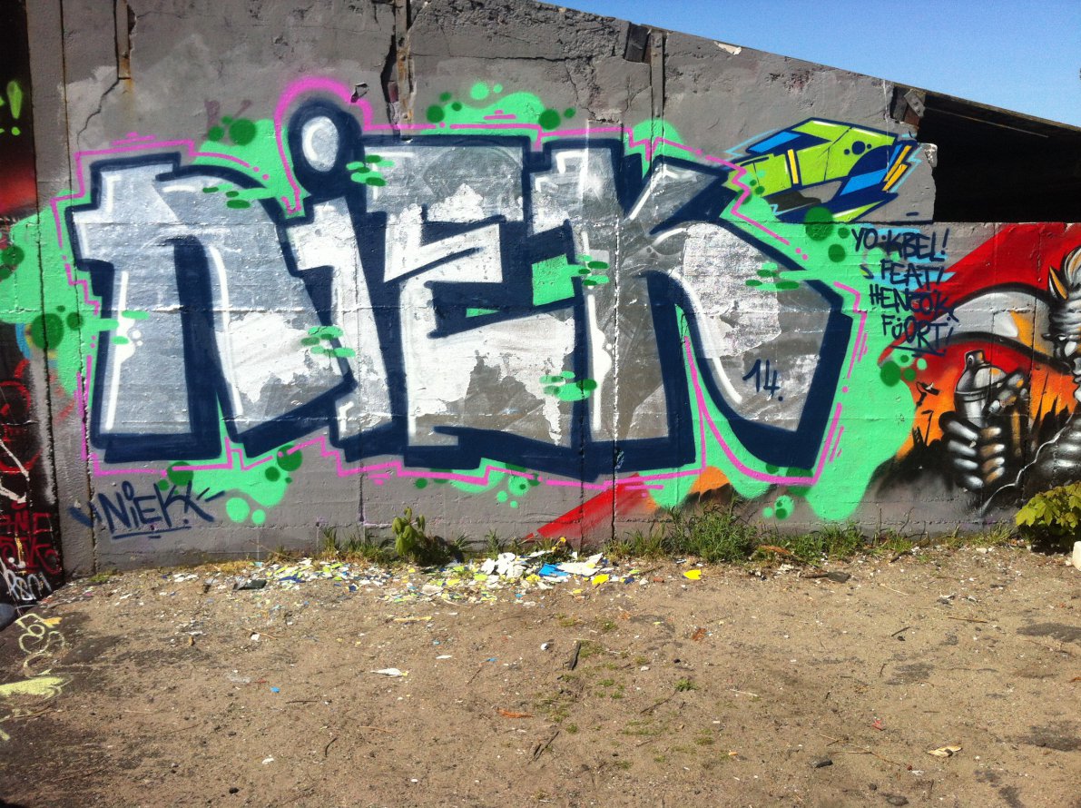 Graffiti Wall - Photo by NiekOne - Niek, Bombing, 2014 (2014)