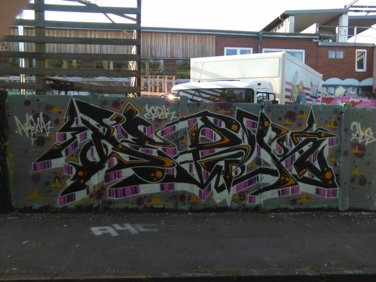 Graffiti Wall - Photo by Niggi