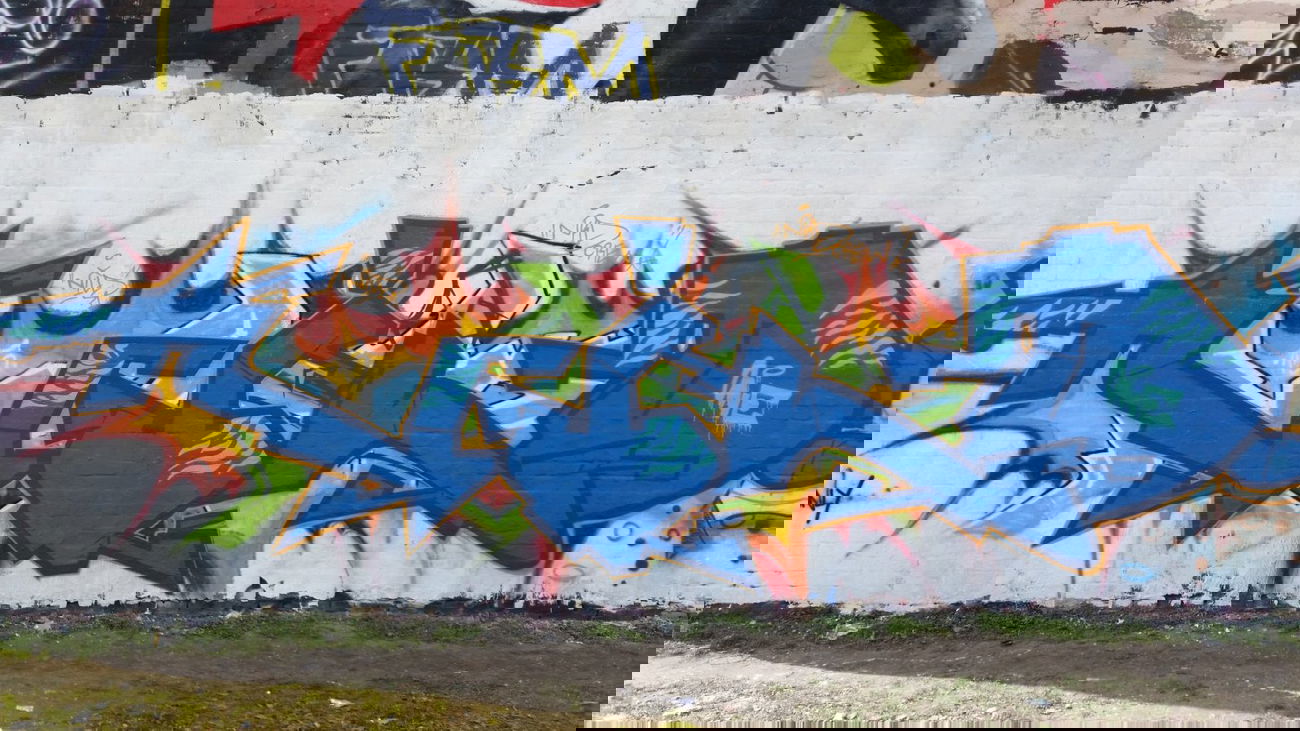 Graffiti Wall - Photo by NildbliN