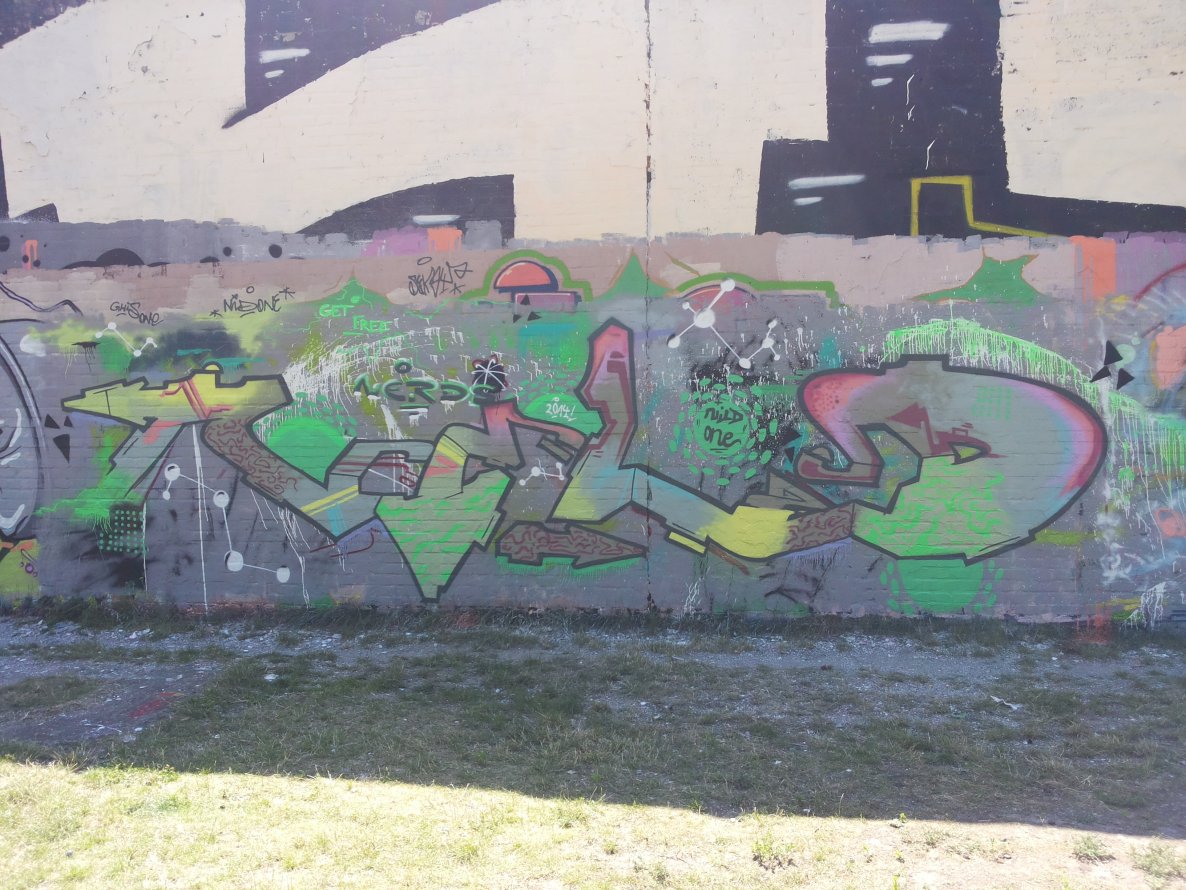 Graffiti Wall - Photo by NildbliN (2014)