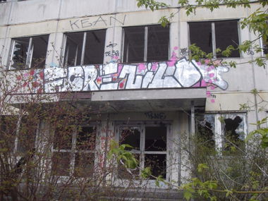 Graffiti Wall - Photo by NildbliN