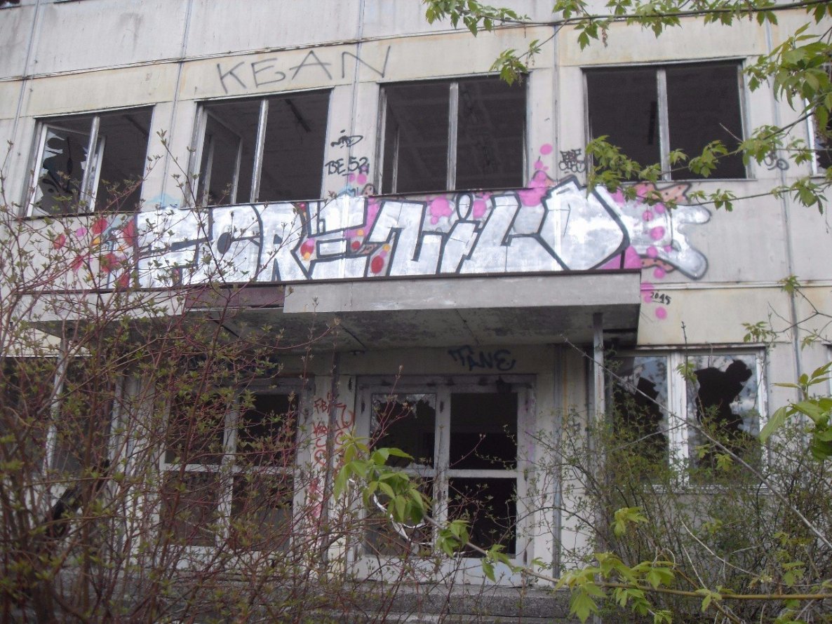 Graffiti Wall - Photo by NildbliN