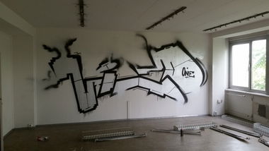 Graffiti Wall - Photo by NildbliN - Nild, silver, lesNerds