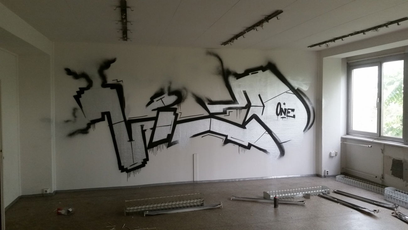 Graffiti Wall - Photo by NildbliN - Nild, silver, lesNerds