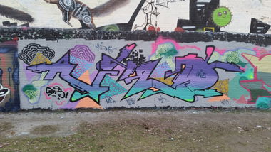 Graffiti Wall - Photo by NildbliN