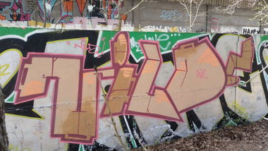 Graffiti Wall - Photo by NildbliN