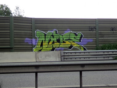 Graffiti Bombing - Photo by Nobel - nobe