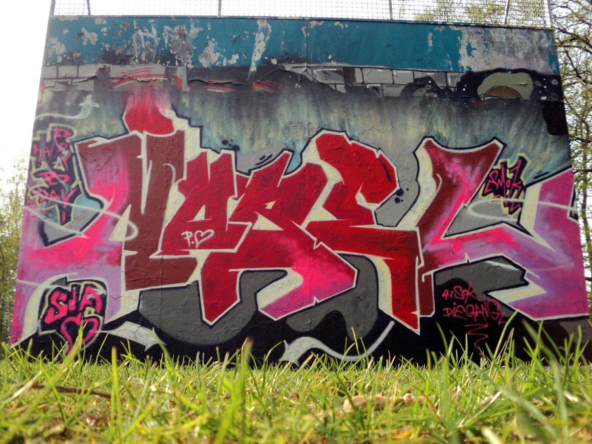 Graffiti Wall - Photo by Nobel - Nobel