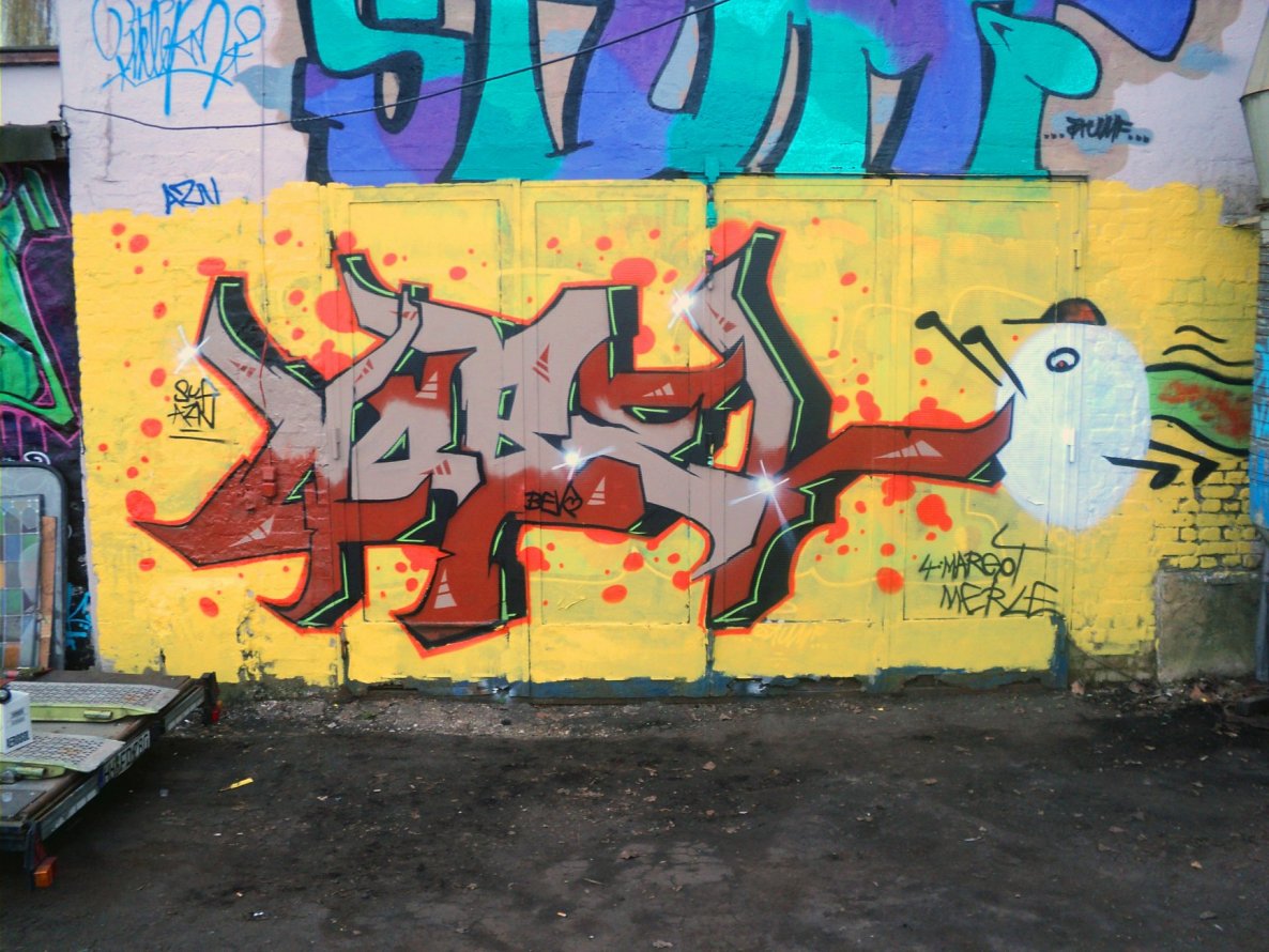 Graffiti Wall - Photo by Nobel - Nobel