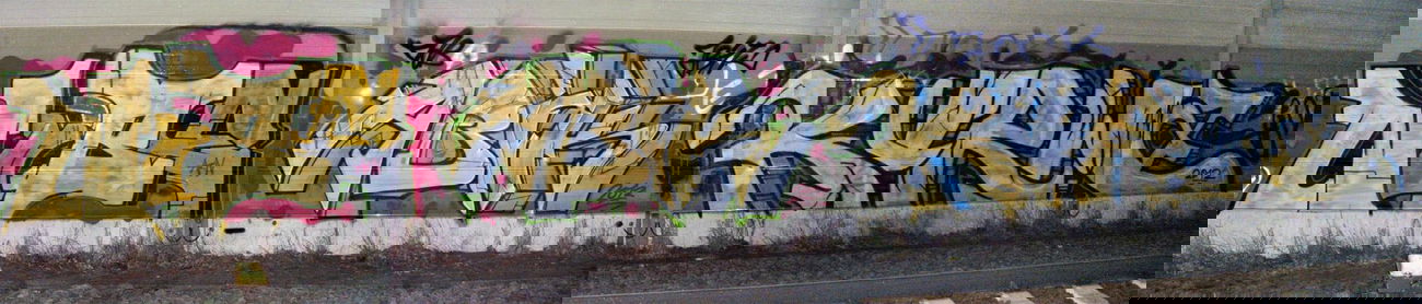 Graffiti Bombing - Photo by Nobel - nobe, abik, kurwa