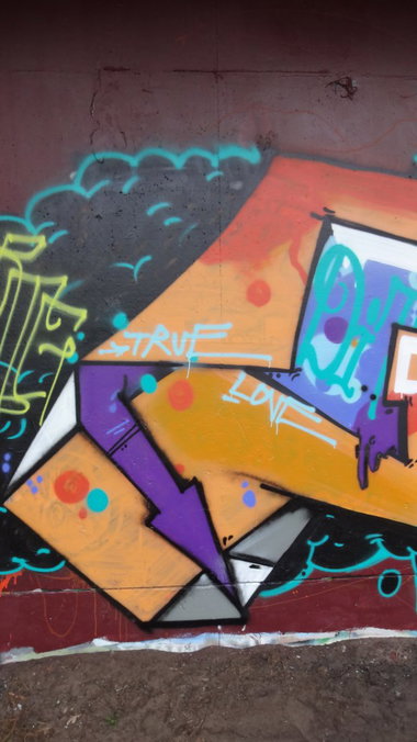 Graffiti Wall - Photo by NobodyKnows