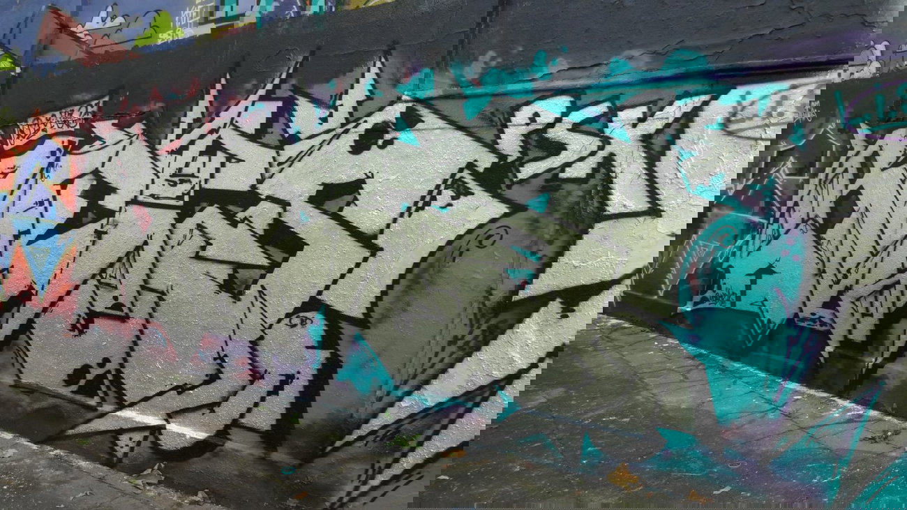 Graffiti Wall - Photo by NobodyKnows - Bweis, Ditc, Psk (2014)