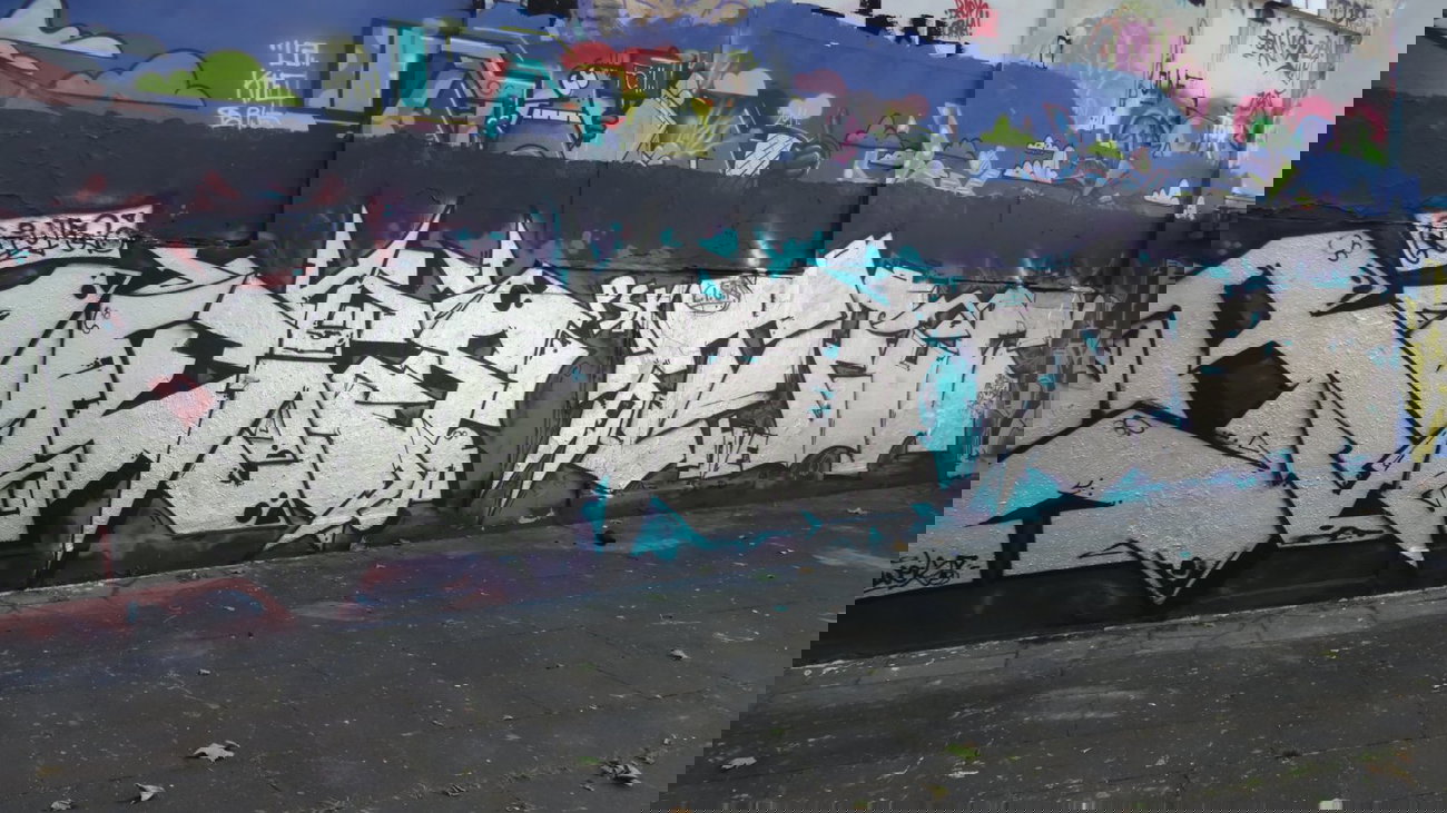 Graffiti Wall - Photo by NobodyKnows - Bweis, True, ditc (2014)