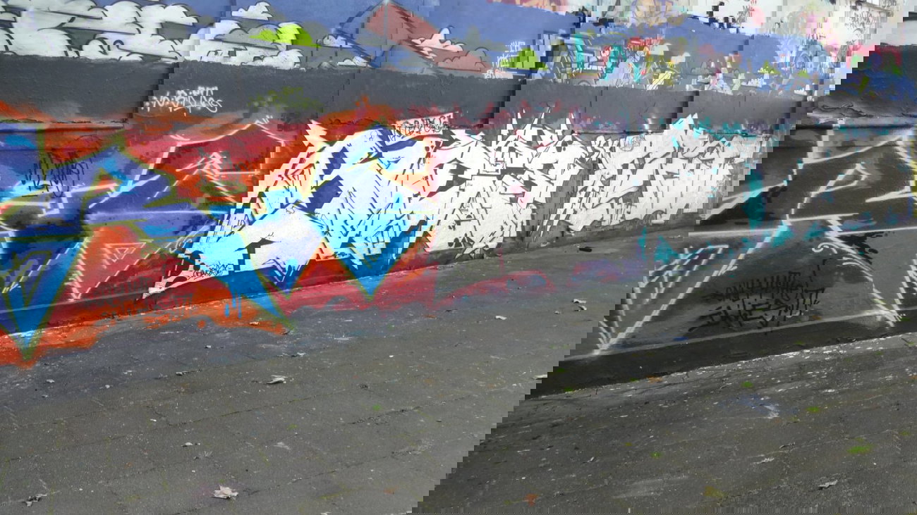 Graffiti Wall - Photo by NobodyKnows - True, Btrue, Bweis (2014)