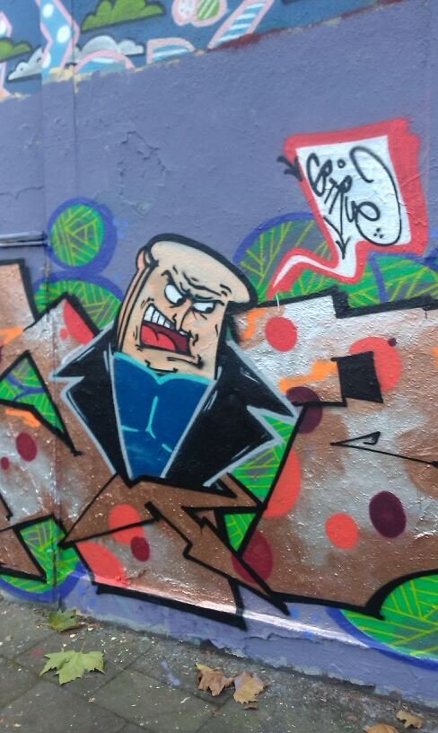 Graffiti Wall - Photo by NobodyKnows - Toast, man, Bweis (2014)