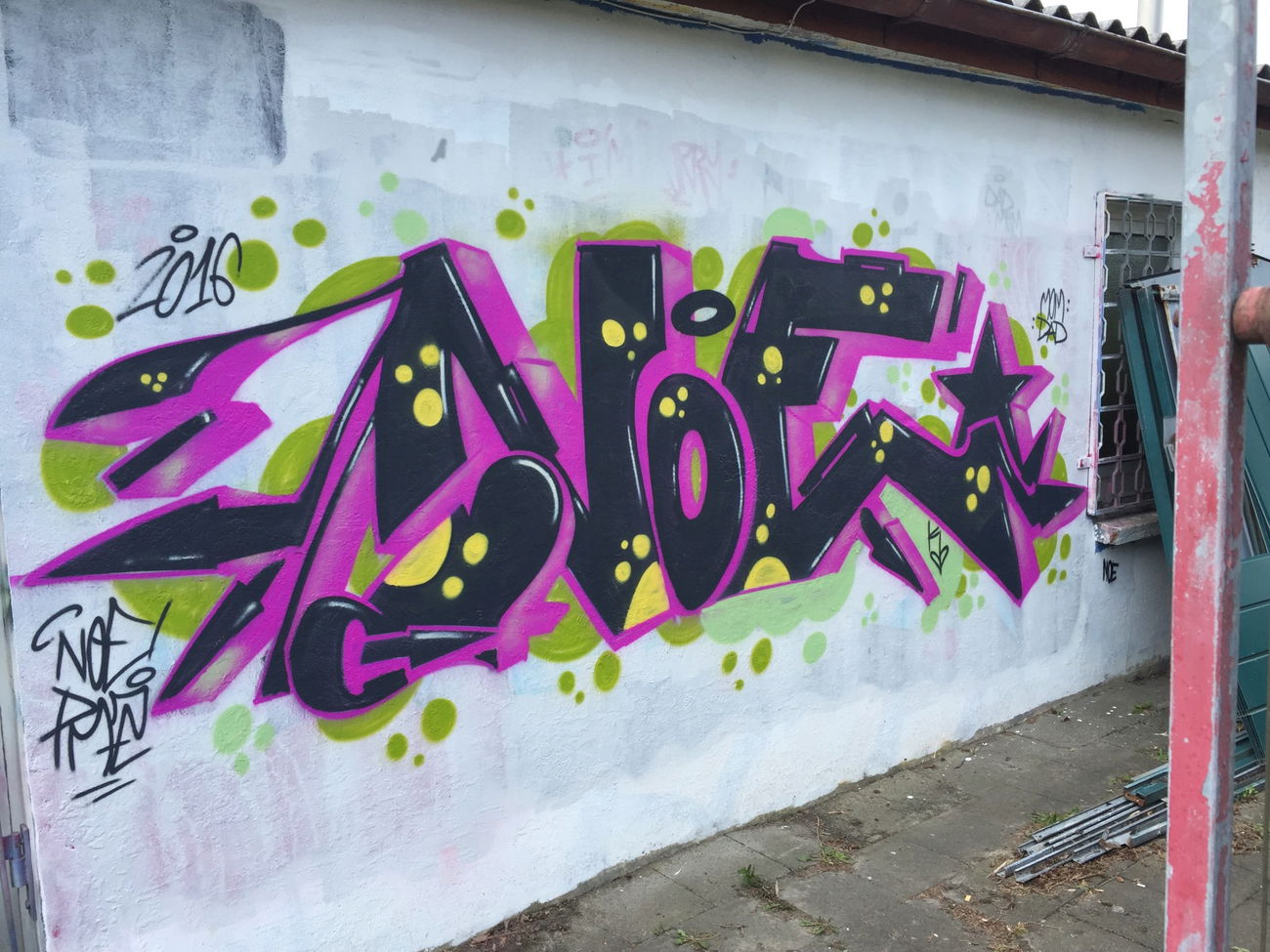 Graffiti Wall - Photo by NoeOnePMZ