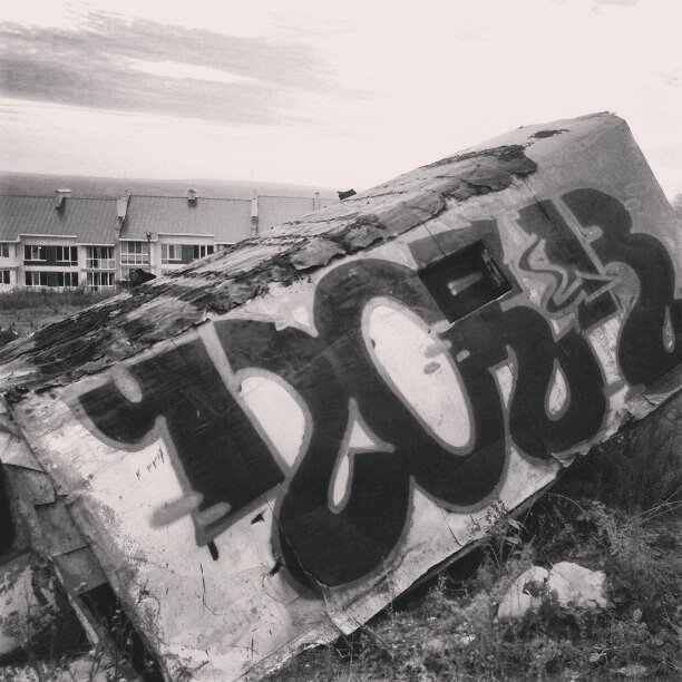 Graffiti Bombing - Photo by NoelnoeR - RRR